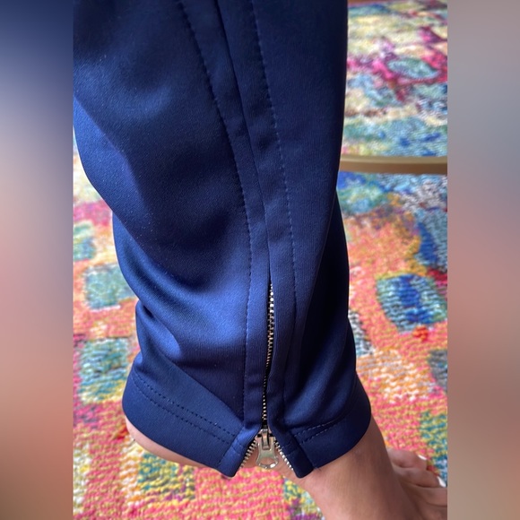 Navy and gold athletic pants XL. - Picture 5 of 8